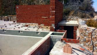 Gazebo junto a la piscina