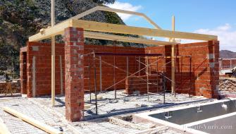 Gazebo junto a la piscina