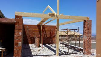 Gazebo junto a la piscina