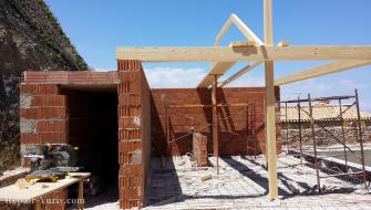 Gazebo junto a la piscina