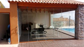 Gazebo junto a la piscina